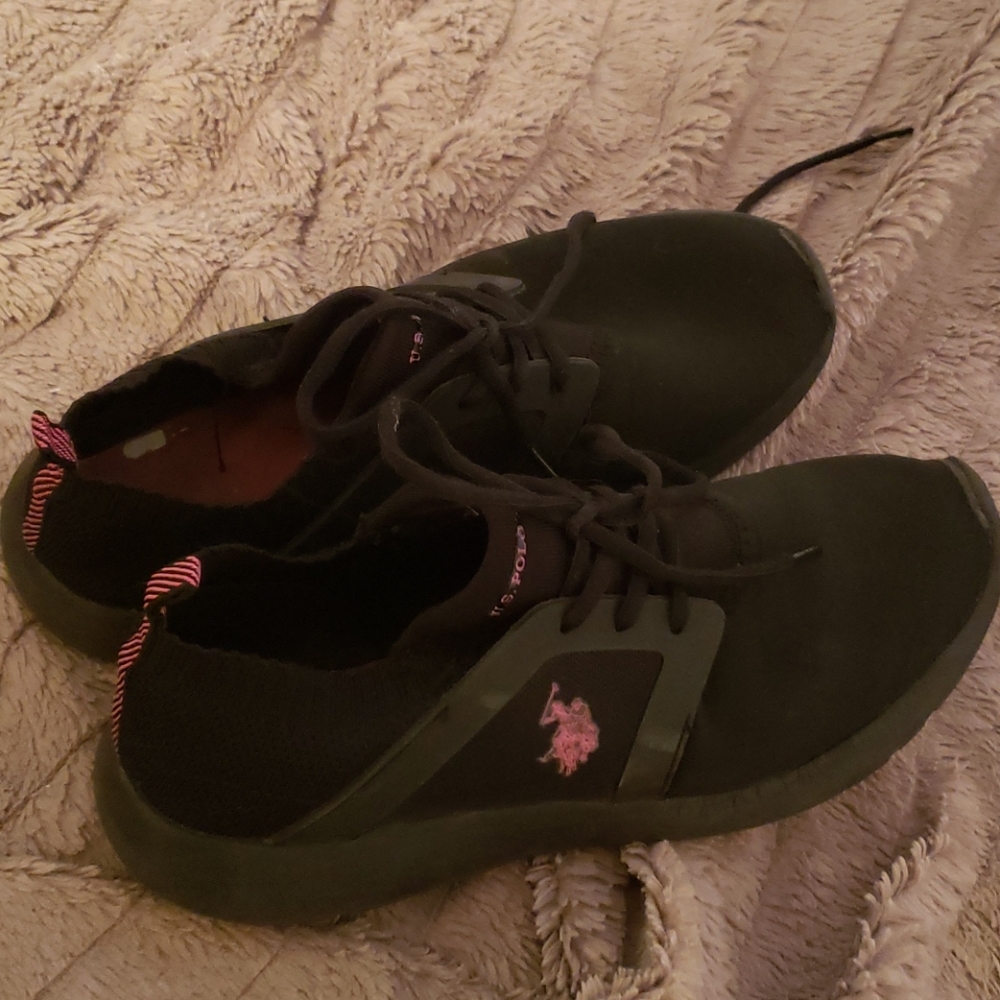Shoes - Picture 3 of 3